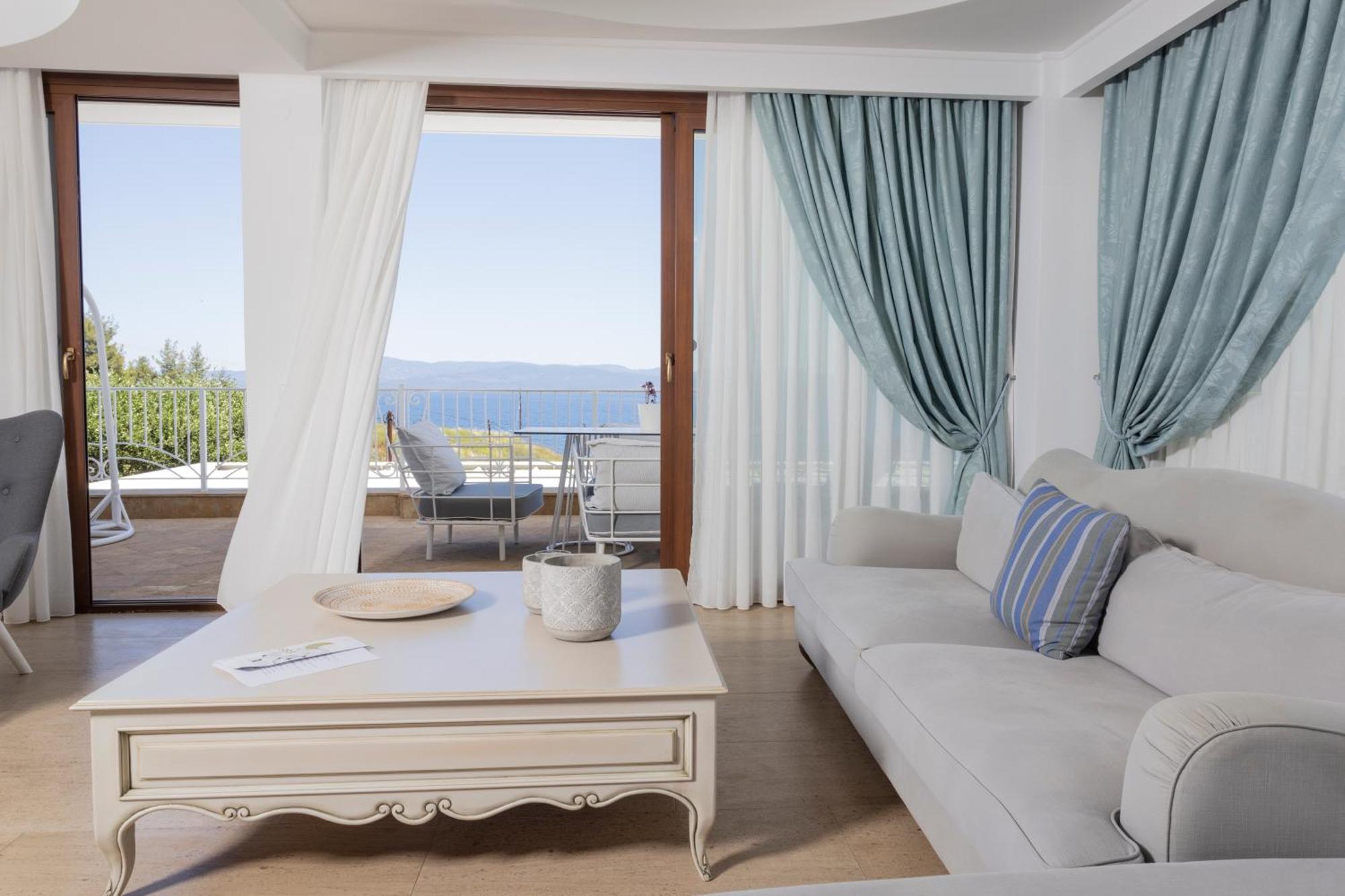 Villa D'Oro - Luxury Villas & Suites Paliouri Room photo