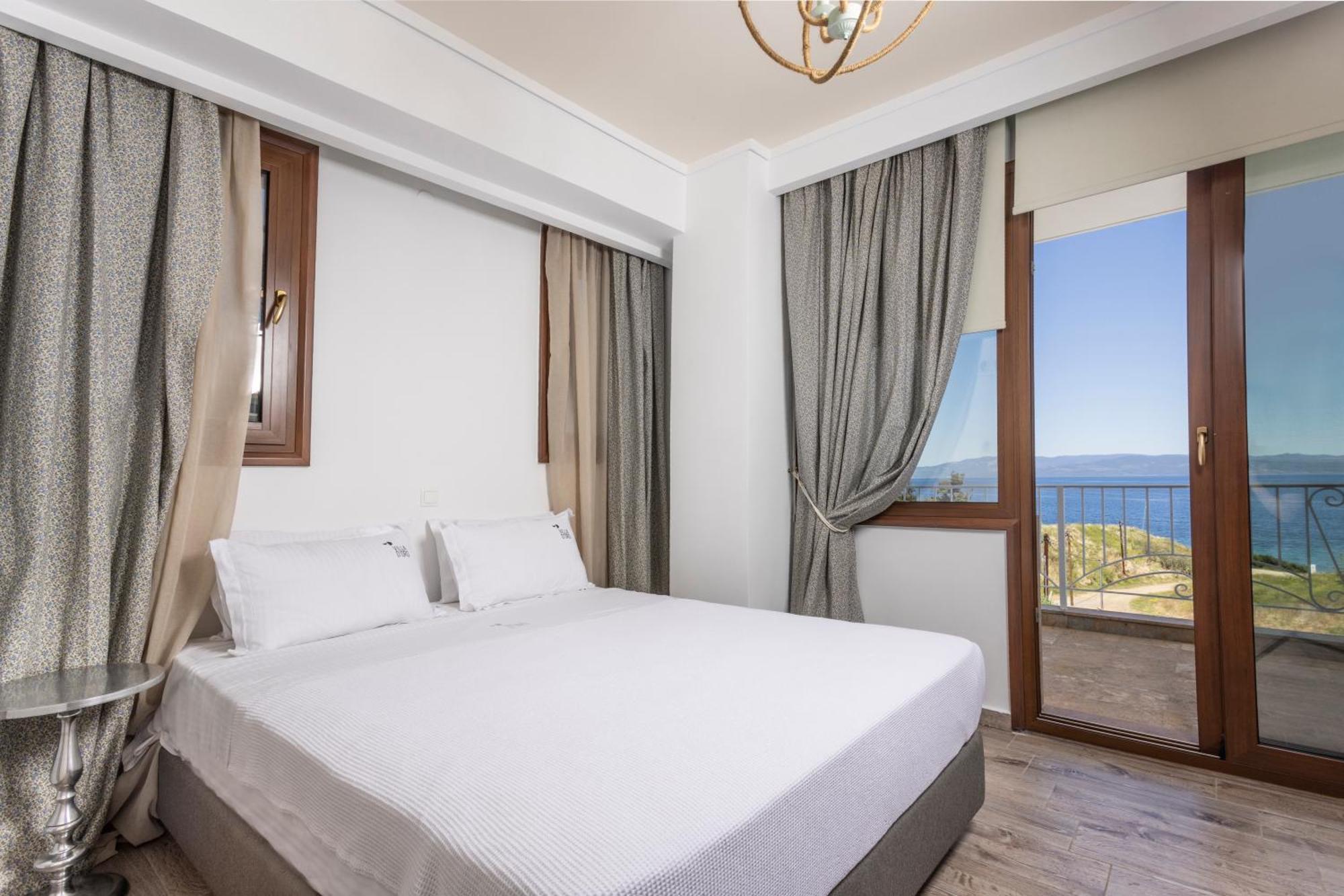 Villa D'Oro - Luxury Villas & Suites Paliouri Room photo